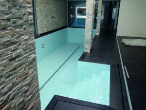 Chống thấm hồ bơi